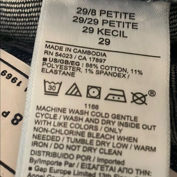 GAP Blue Jean Shorts High-Waisted Classic - Picture 7 of 7